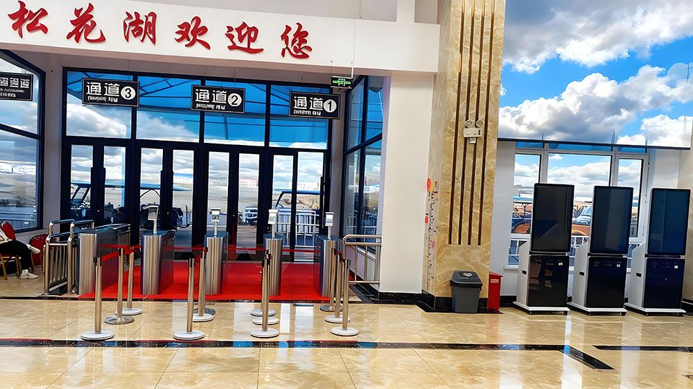 景区检票效率低，入口变“堵口”？智能检票闸机系统，秒速通行！